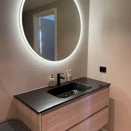 Apartment High End, Own Bathing Area, Parking Garage *