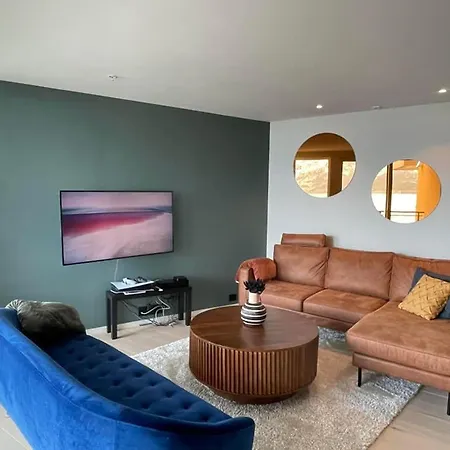 High End, Own Bathing Area, Parking Garage Alesund